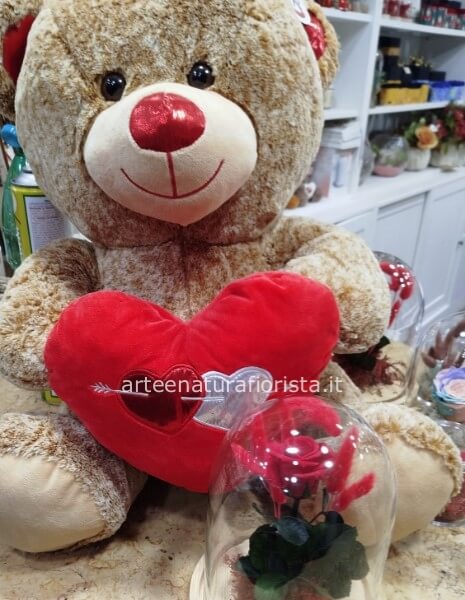 Rosa eterna con orso in peluche