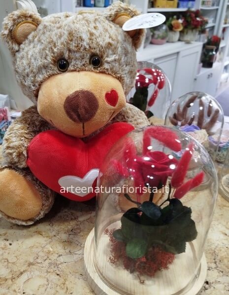 Rosa eterna con peluche e mimosa