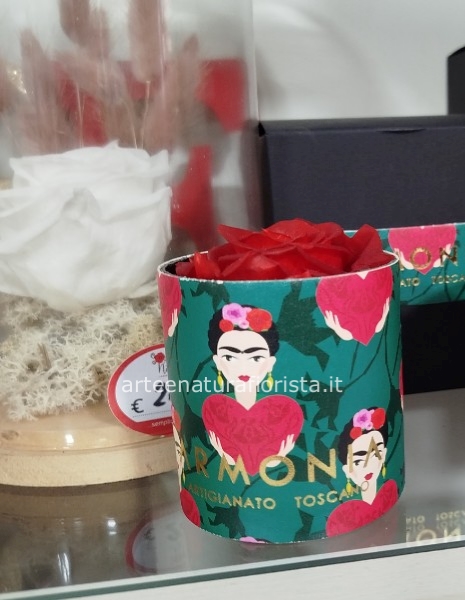 Rosa stabilizzata con packaging Frida kalo