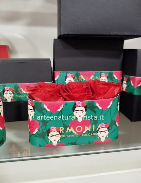 Rose stabilizzate con packaging Frida kalo