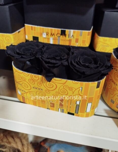 Rose stabilizzate nere ,confezione a tre