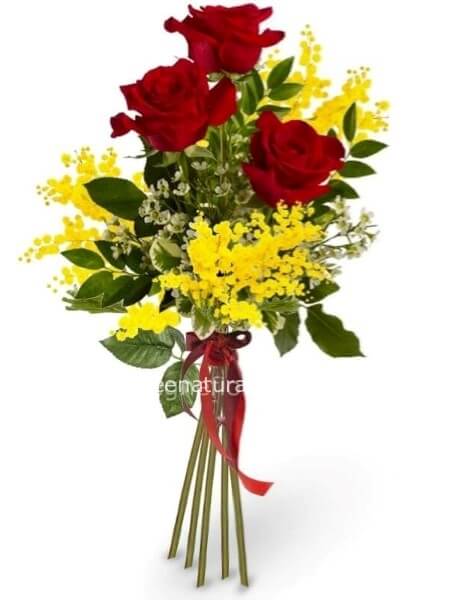 Tre rose rosse con mimosa
