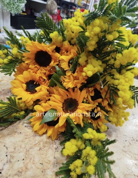 Bouquet girasoli con mimosa